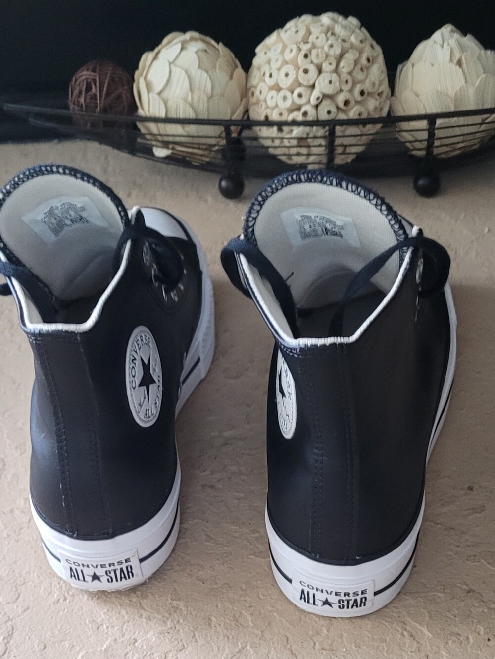 Size 8.5 Converse Chuck Taylor Lift Platform Black Leather Women Shoes 561675C - Picture 3 of 7